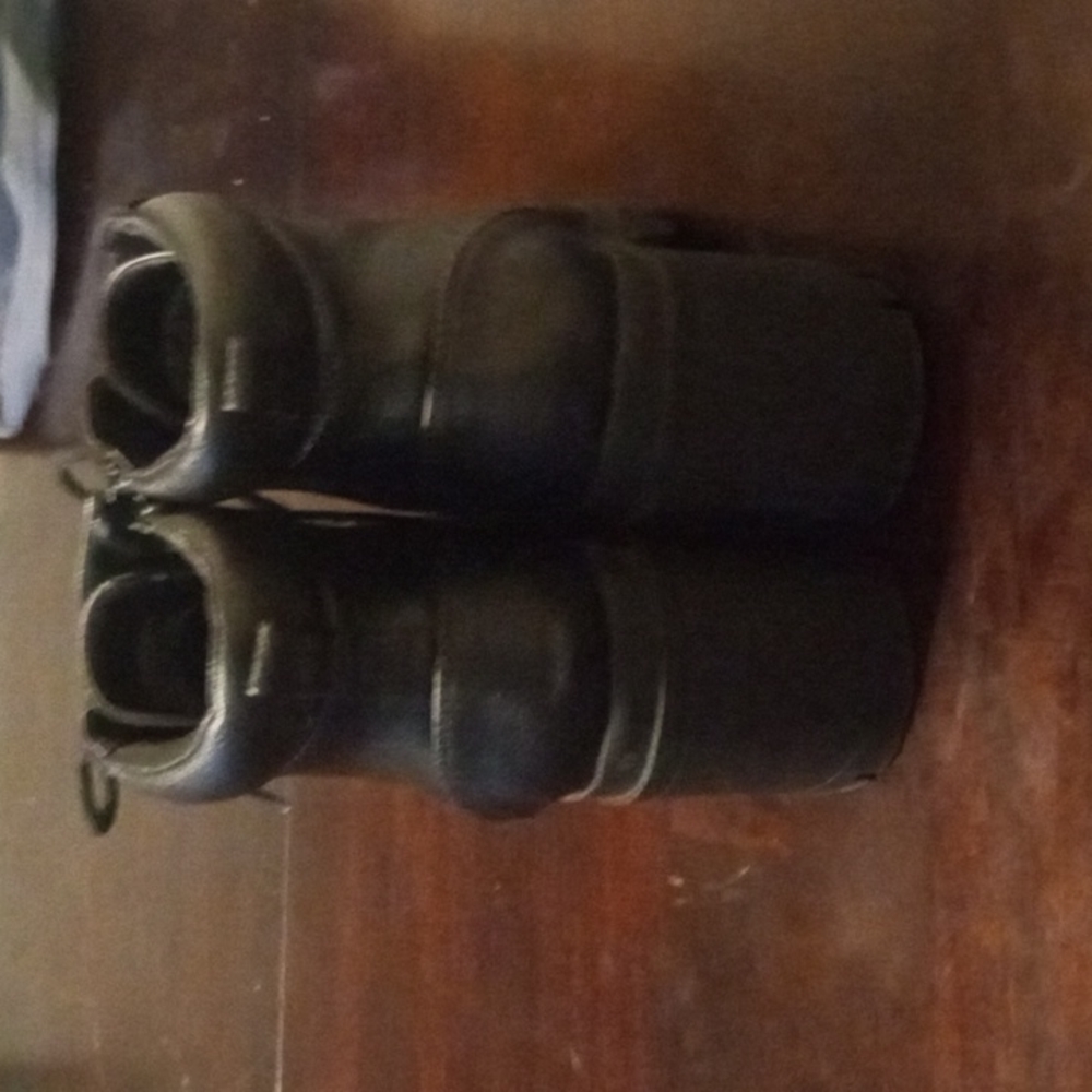BOOTS - Picture 2 of 3
